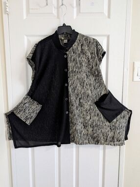 Damee Inc Knit Cardigan Vest Black White Art to Wear Lagenlook NWOT - L/XL